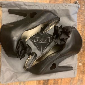 T.U.K heels NWT